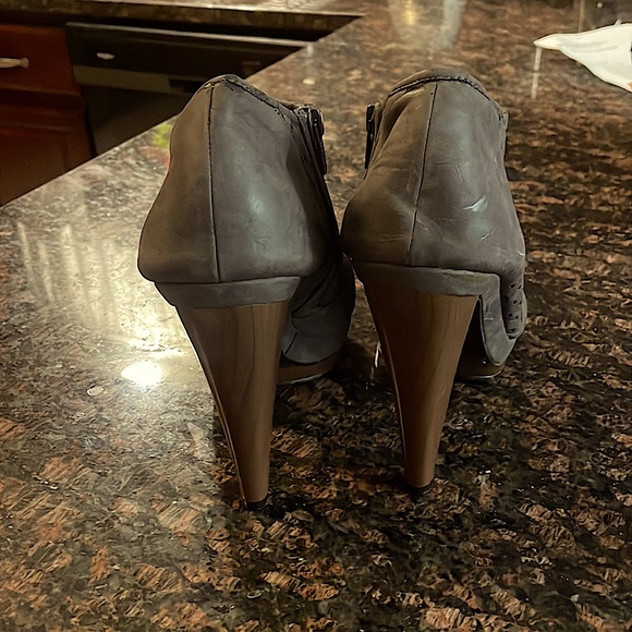 ANKLE BOOTS - Picture 3 of 7